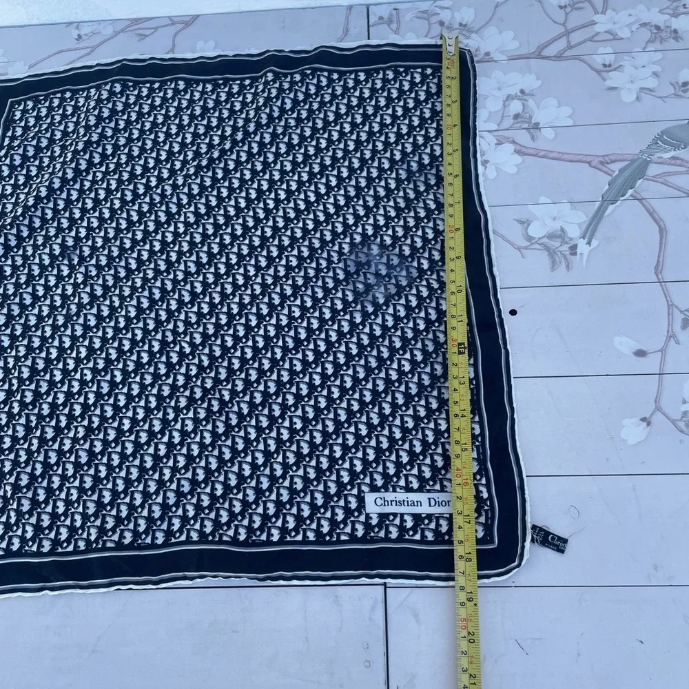 Dior Black and White Patterned Scarf - Picture 6 of 7